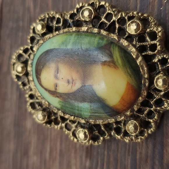 B638 antique Mona Lisa cameo brooch heirloom collectible fashion - Picture 3 of 7